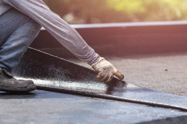 Professional Vapor Barrier Installation technician working in Hicksville, NY